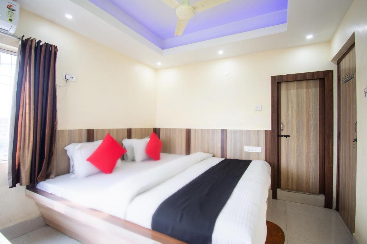Capital O 67892 Hotel Sujata Tarapith Exterior foto