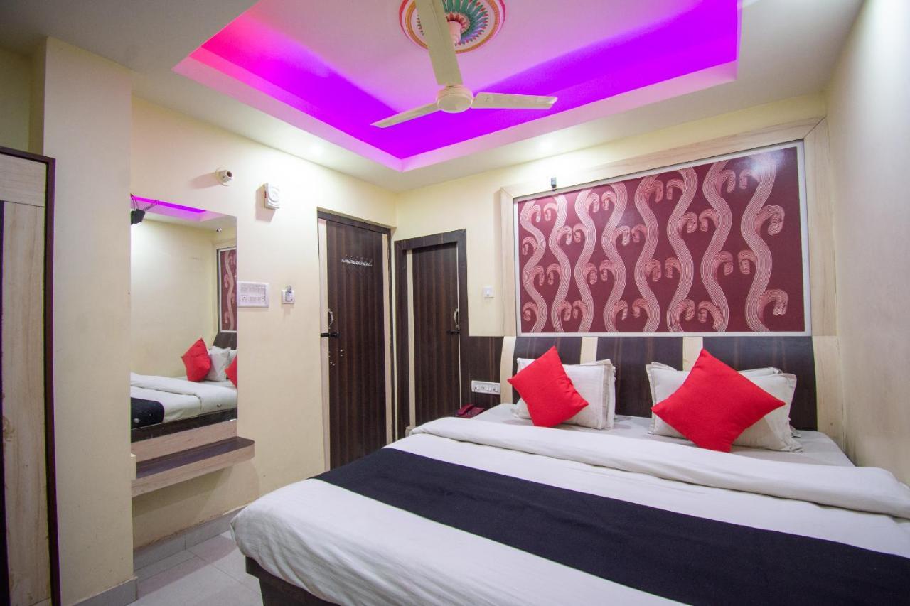 Capital O 67892 Hotel Sujata Tarapith Exterior foto