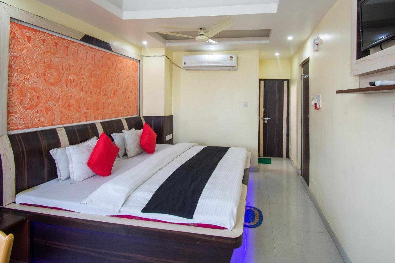 Capital O 67892 Hotel Sujata Tarapith Exterior foto